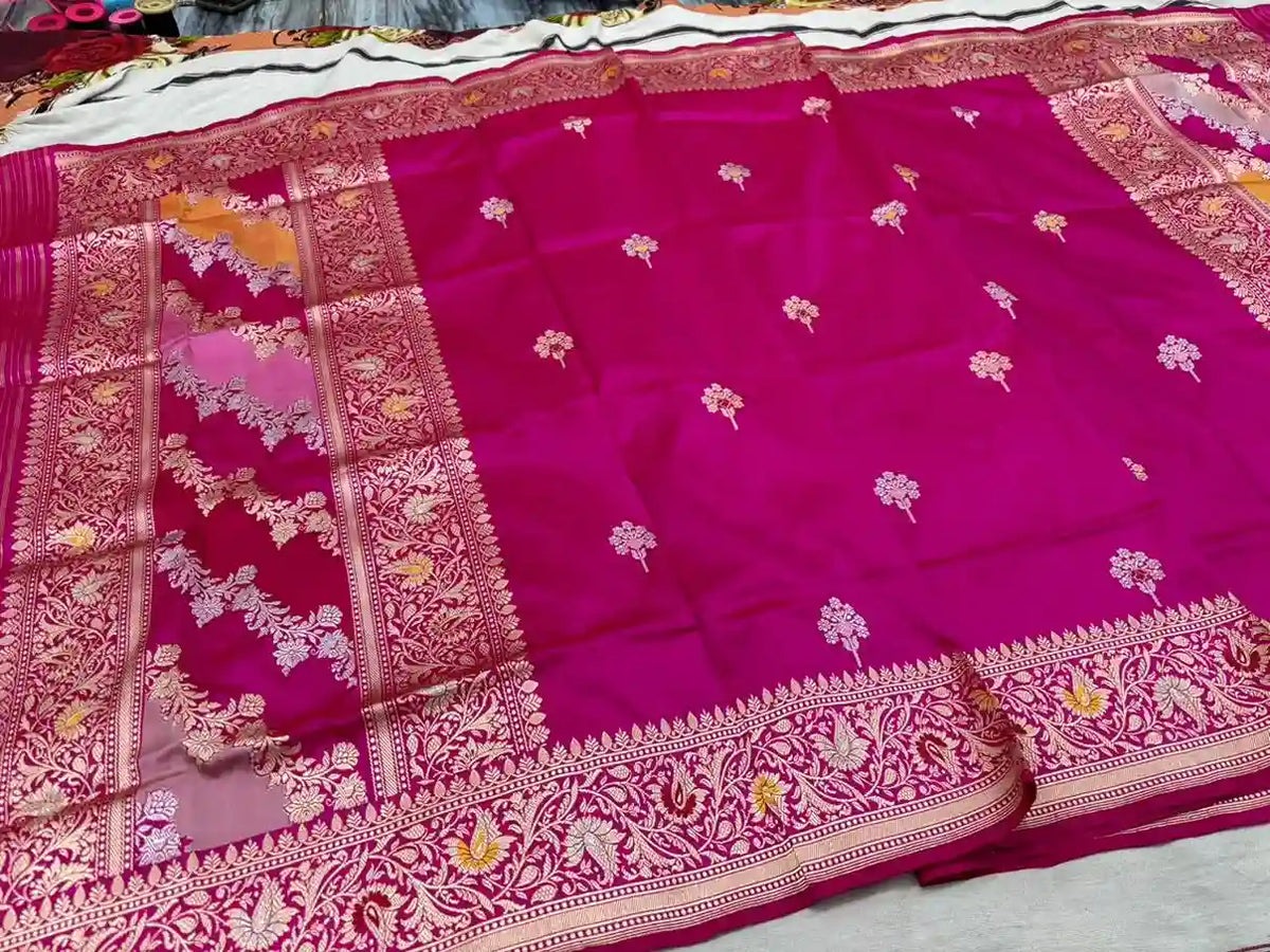 Luxurious pure handmade khaduwa katan boota with rangkaat border Banarasi silk dupatta