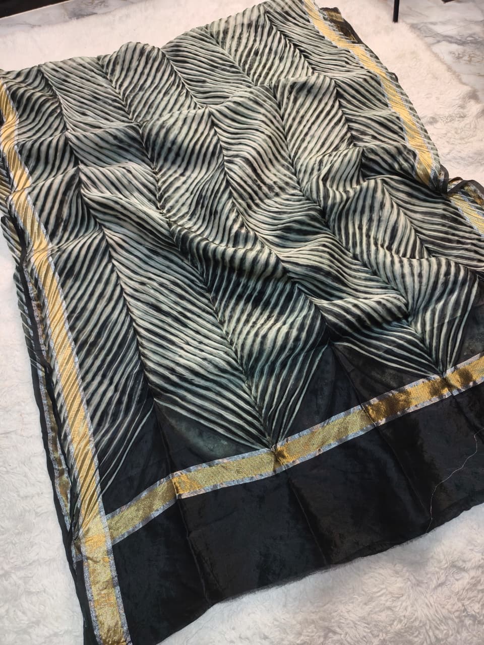 exclusive pure organza Arshi  crush dye Banarasi saree